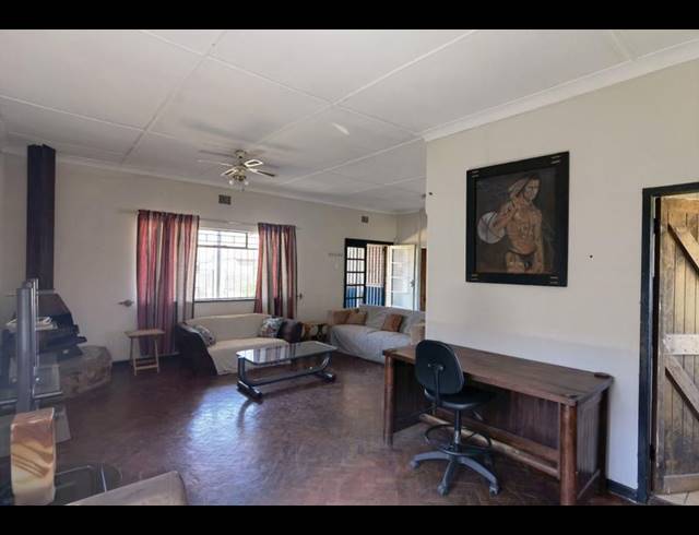 2 BEDROOM HOUSE FOR SALE IN PRIMROSE EAST